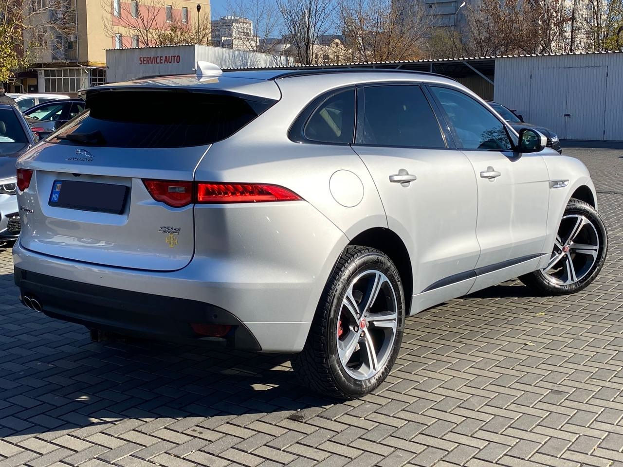 Jaguar F-PACE foto 2