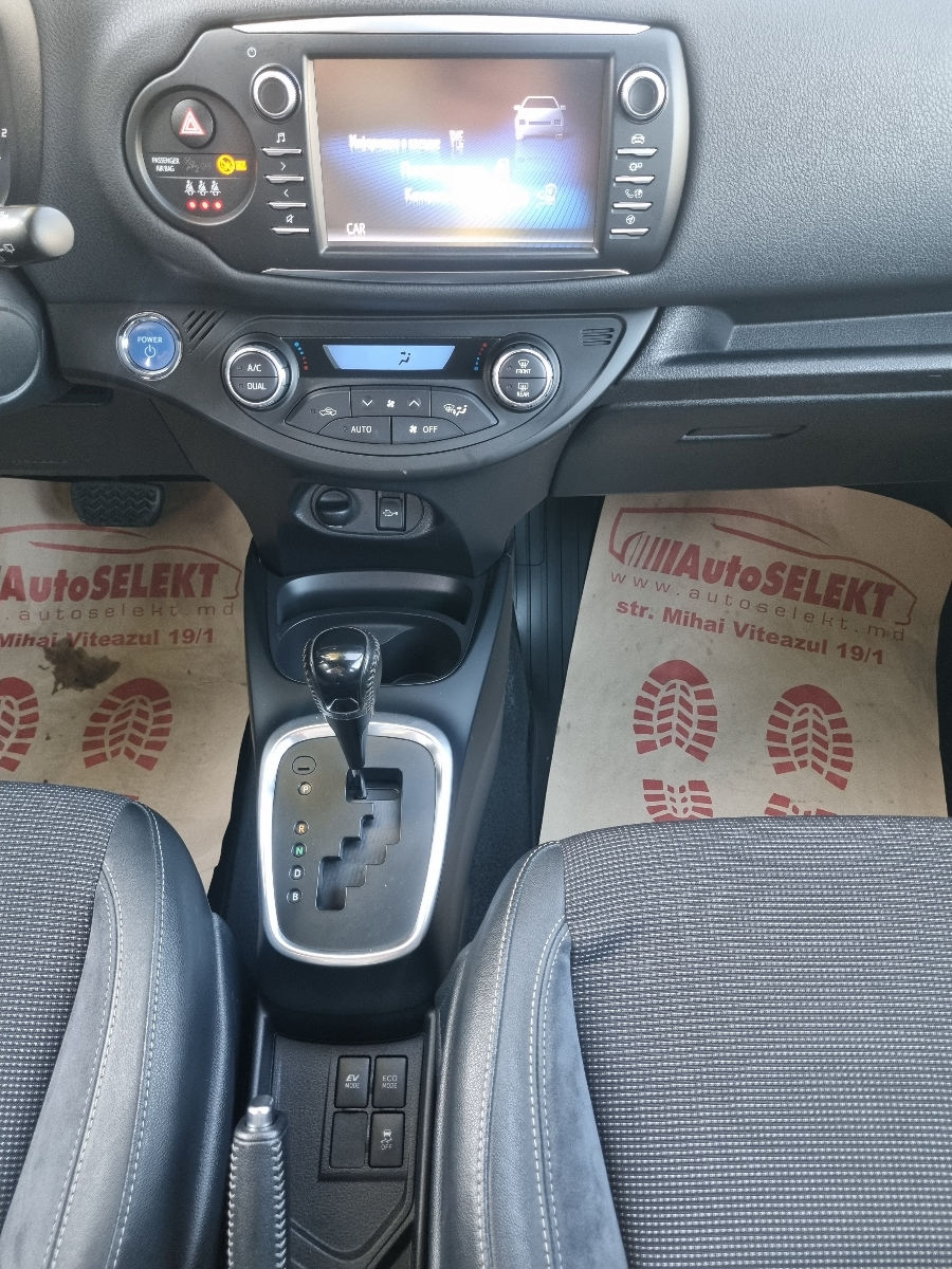 Toyota Yaris 2018 photo 12