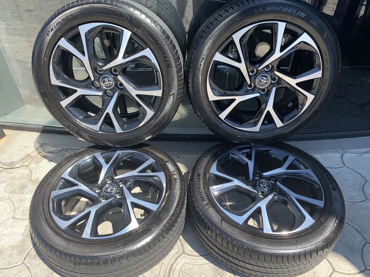 225/50 r18 Toyota CHR