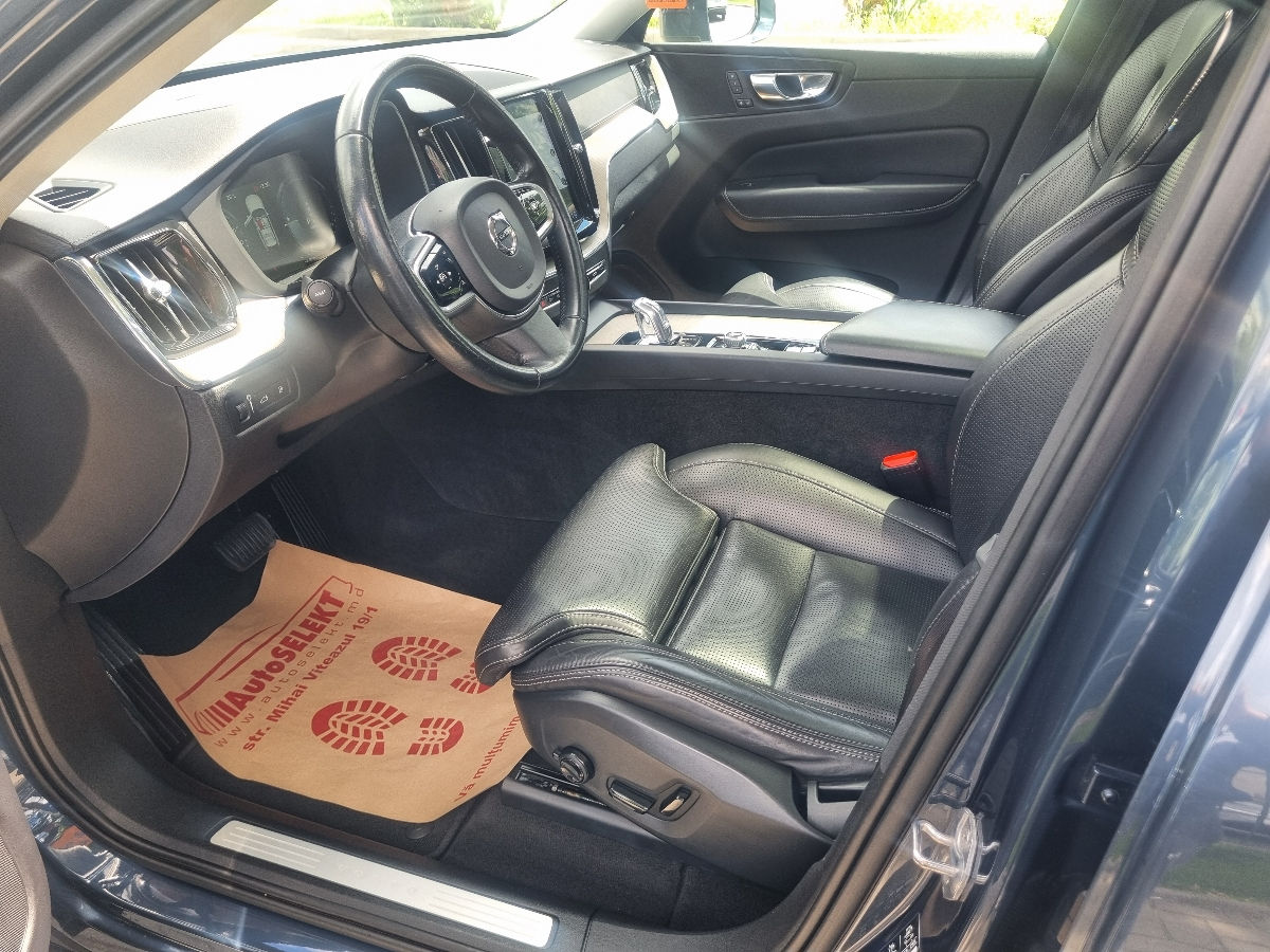Volvo XC60 2019 photo 10