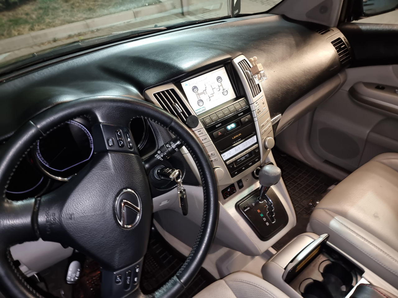 Lexus RX Series фото 9