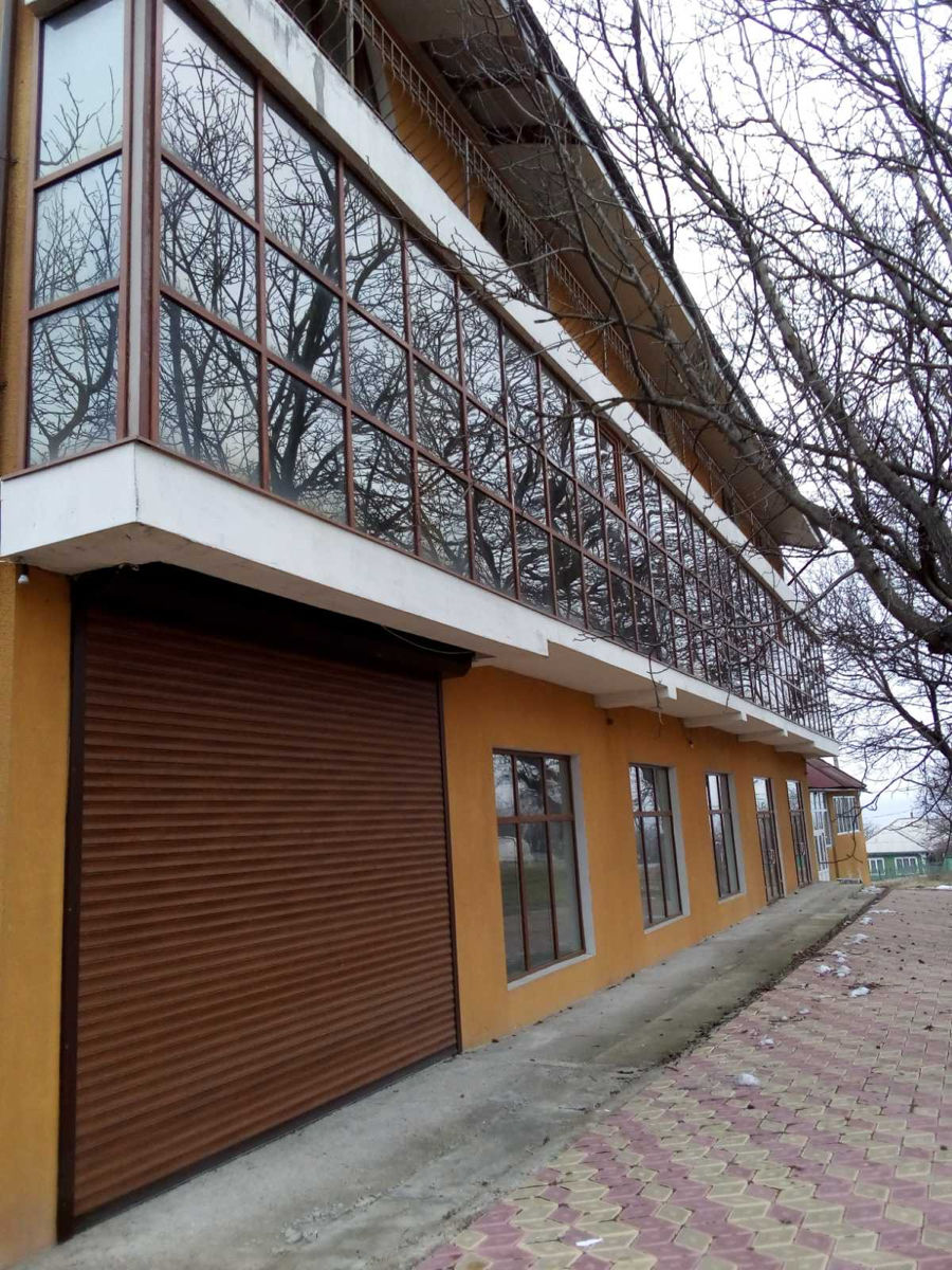 Vând spațiu comercial 1500+100 m2 foto 6