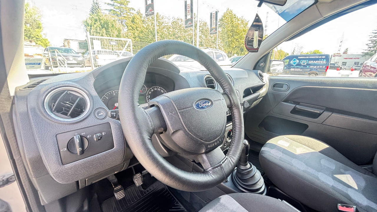 Ford Fusion фото 12