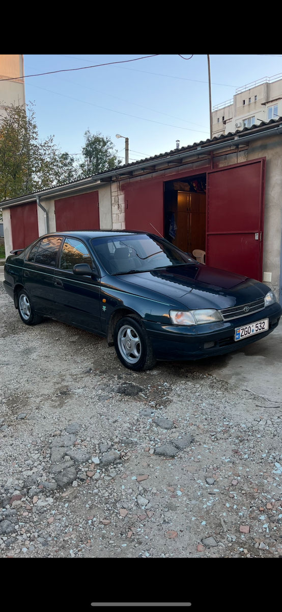 Toyota Carina foto 0