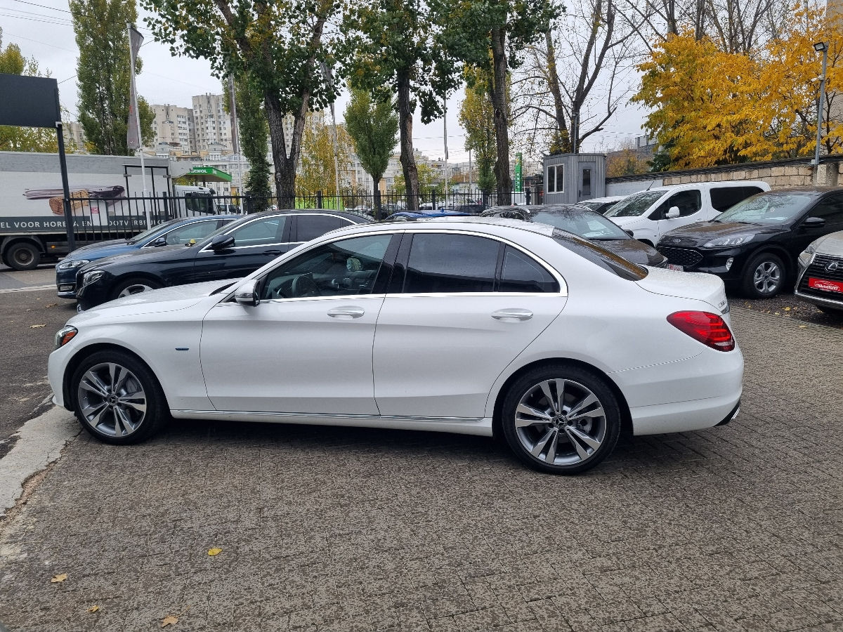 Mercedes C-Class 2017 photo 8