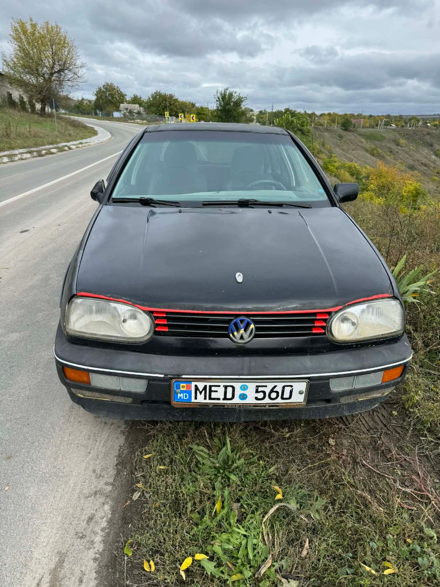 Volkswagen Golf an. 1994 cu rulaj 320000 km, Benzină, 550 €