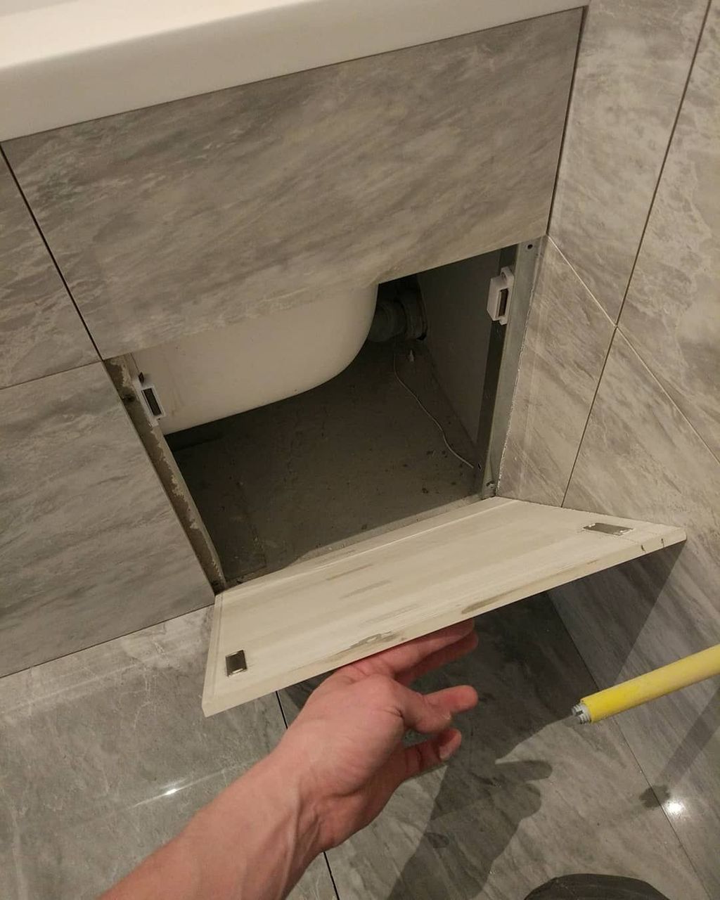 дверь на короб в ванной