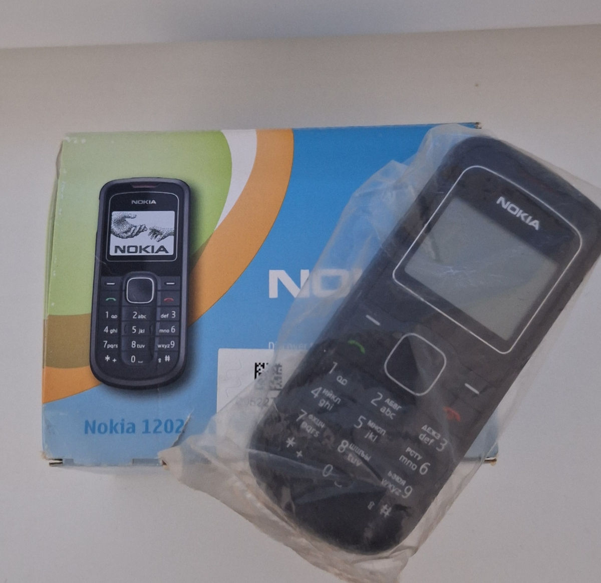 Nokia 1202  nou, Telefonul este perfect pentru cei care apreciază telefoanele clasice Nokia. foto 0