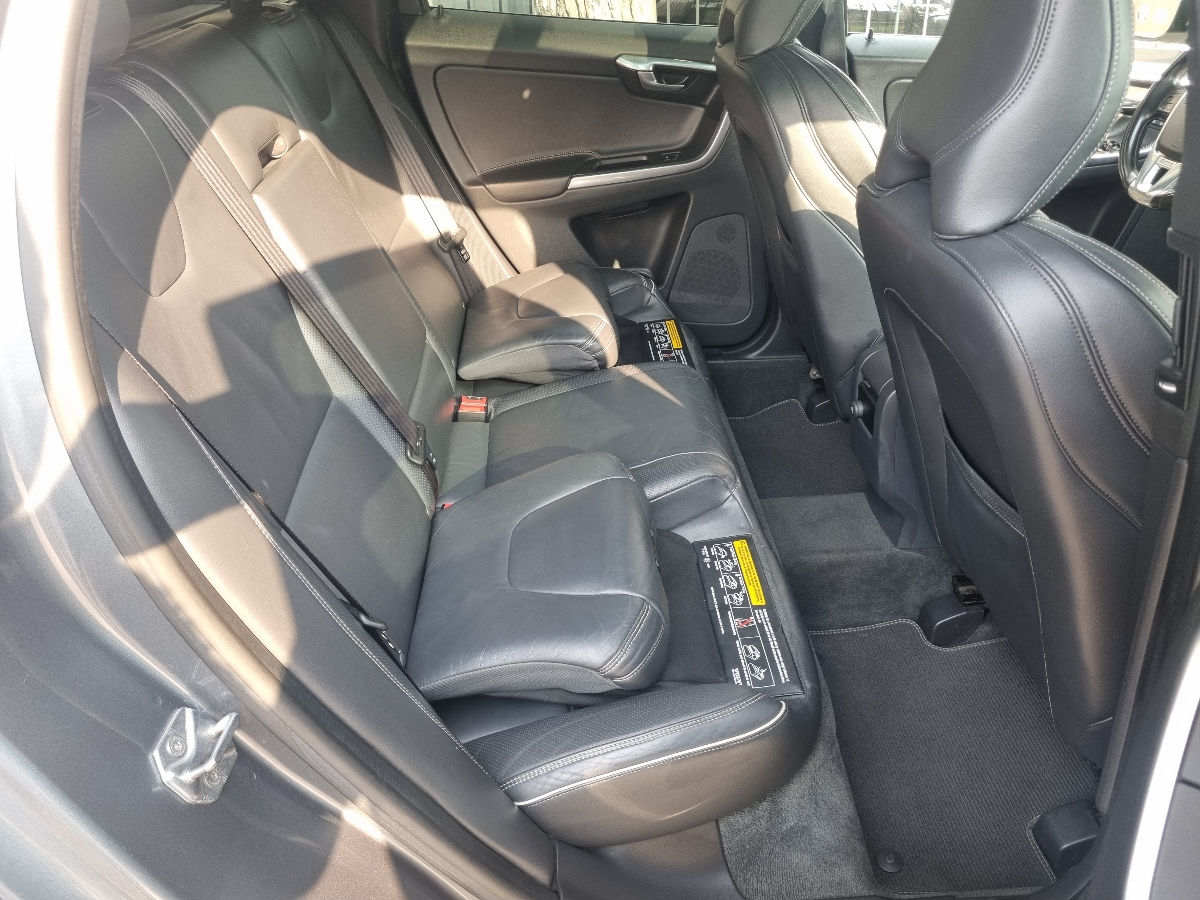 Volvo XC60 2016 photo 15