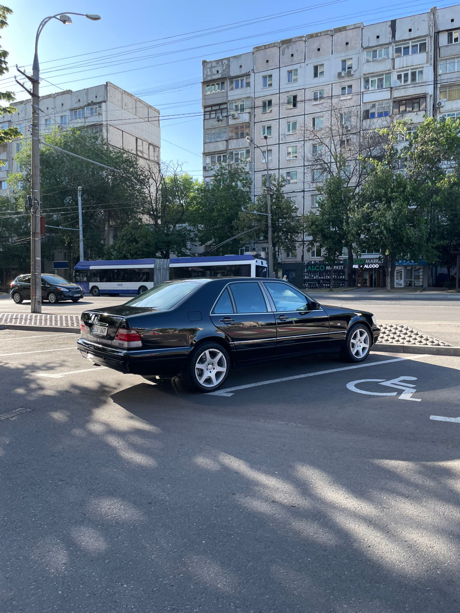 Mercedes S-Class foto 1