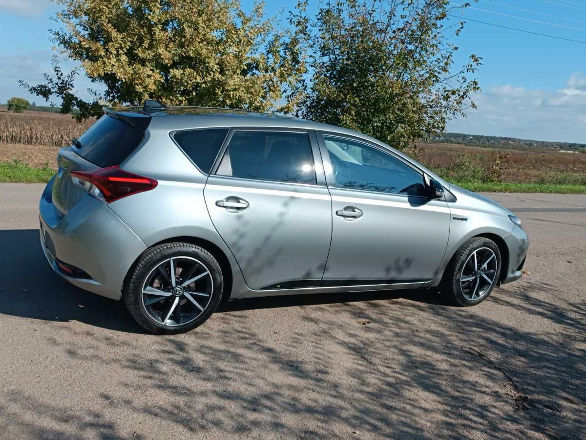 Toyota Auris foto 3