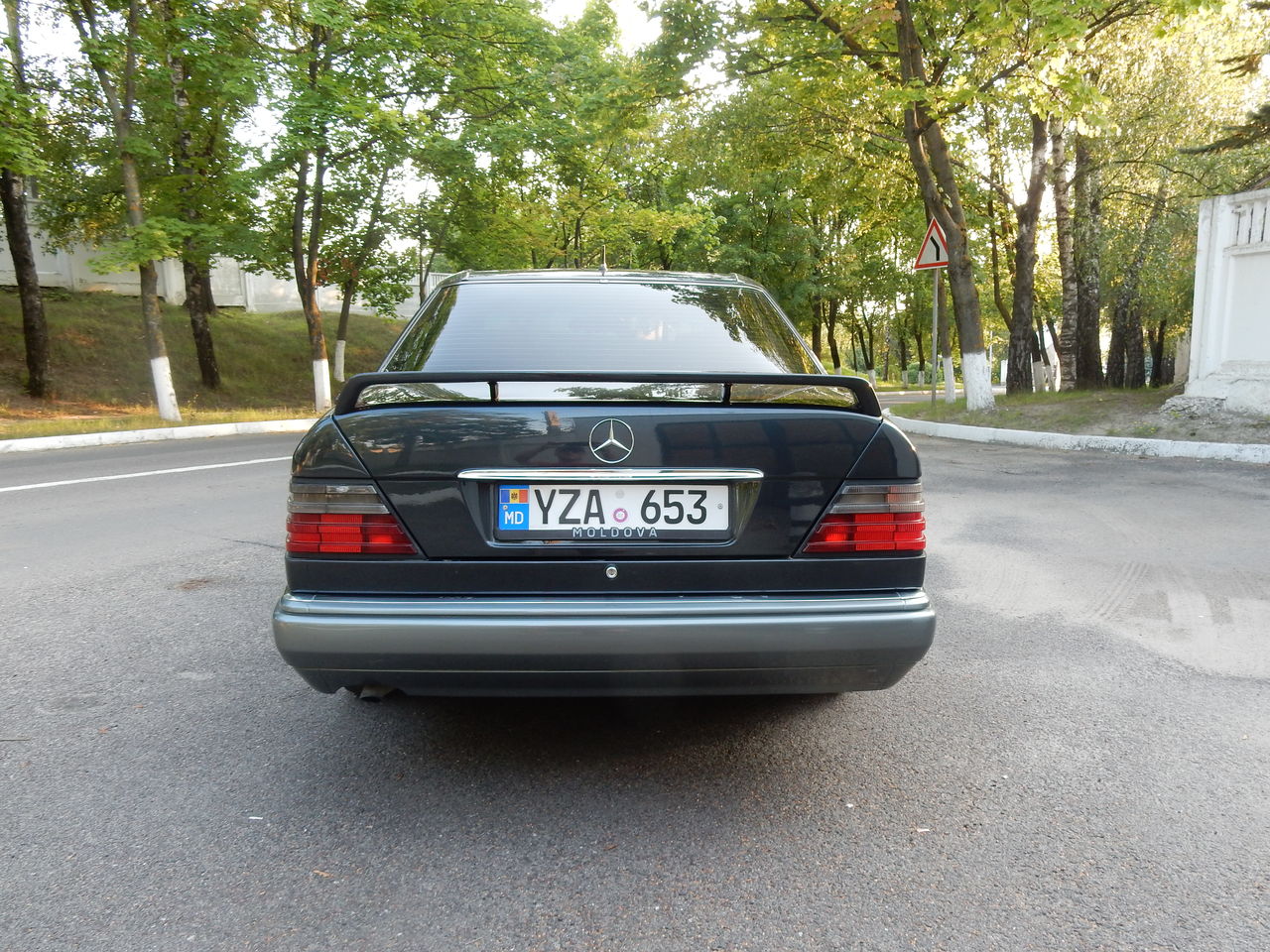 Mercedes Series (W124) foto 4