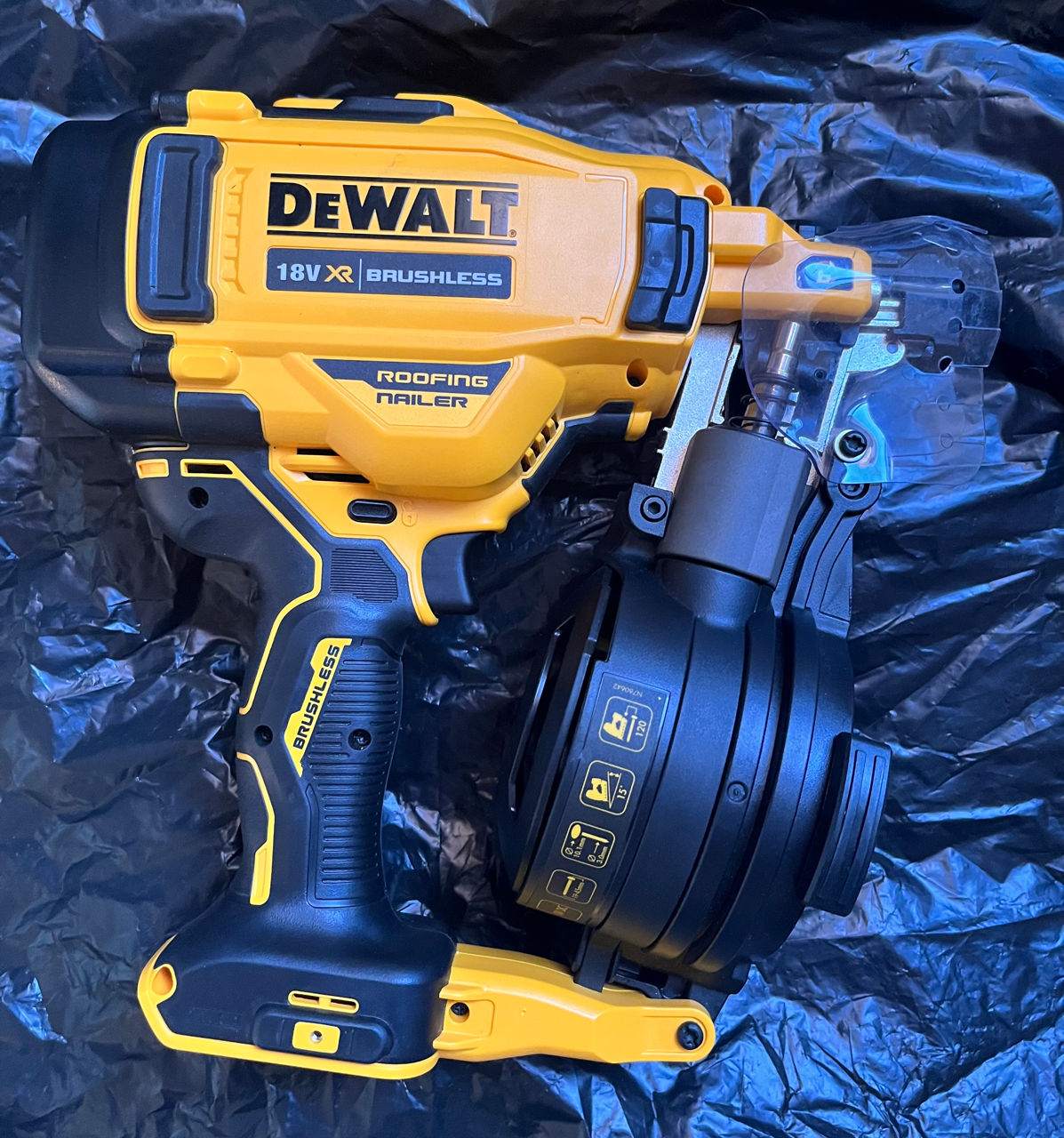 Нейлер кровельный dewalt dcn45rnn foto 1