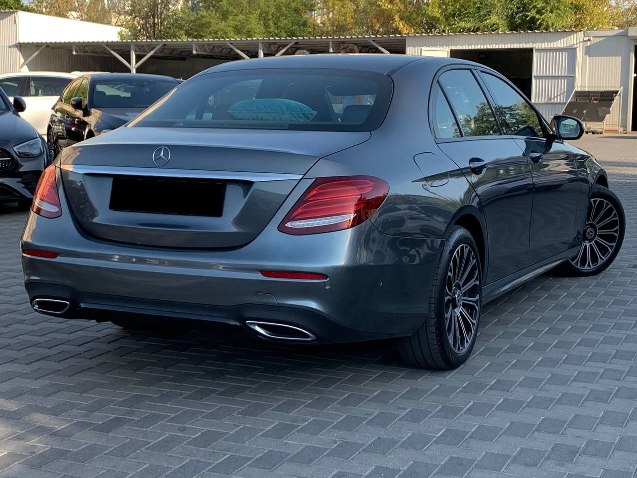 Mercedes E-Class foto 2