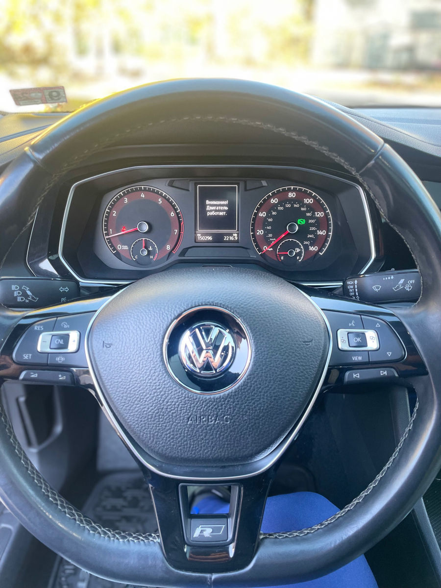 Volkswagen Jetta foto 2