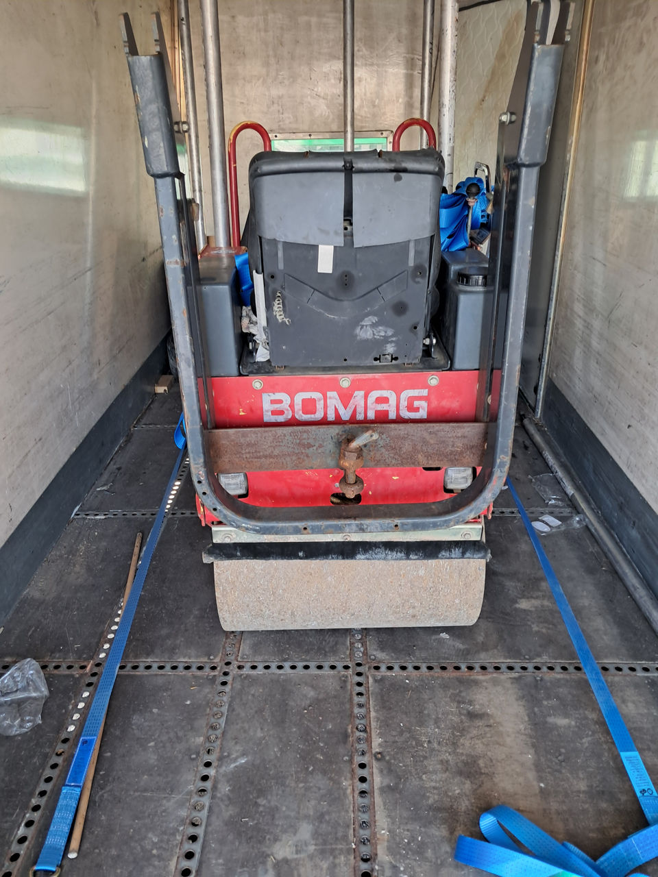 Se vinde bobcat S185 & Catoc Bomag