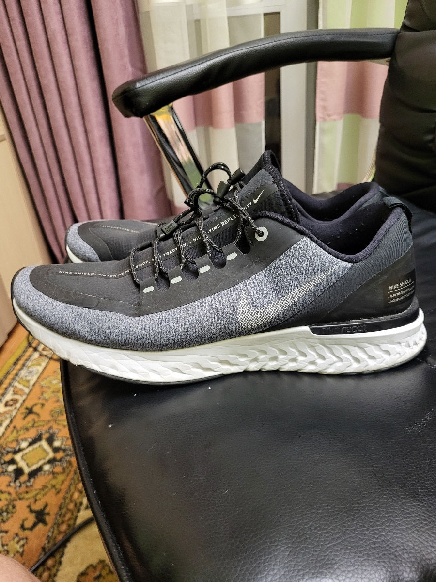 Кроссовки Nike Odyssey React Shield foto 0