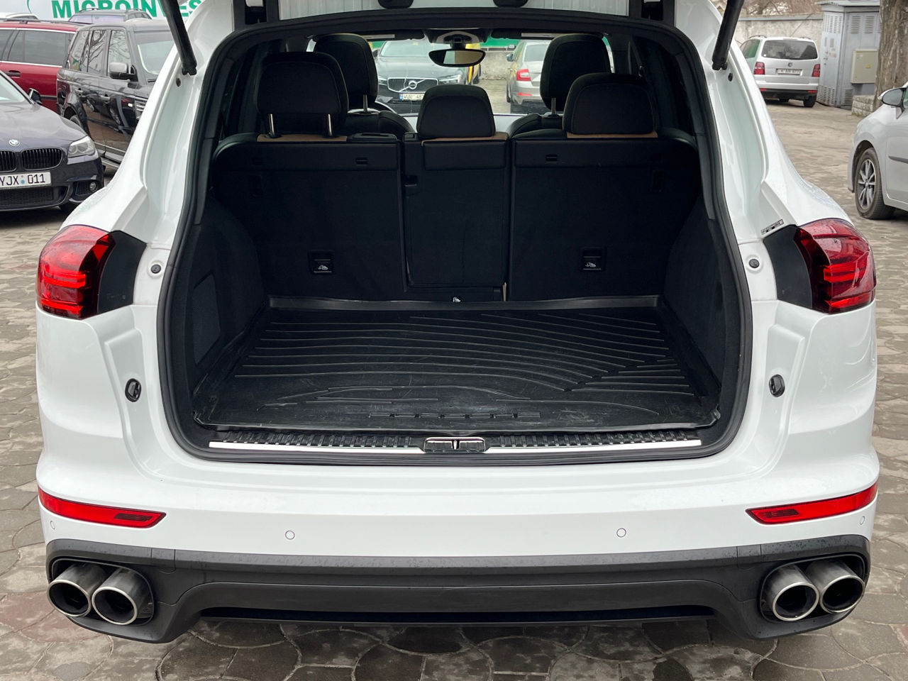Porsche Cayenne foto 16