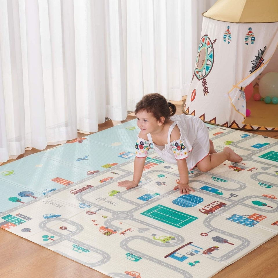 Игровой коврик не пропустит холод фото 0