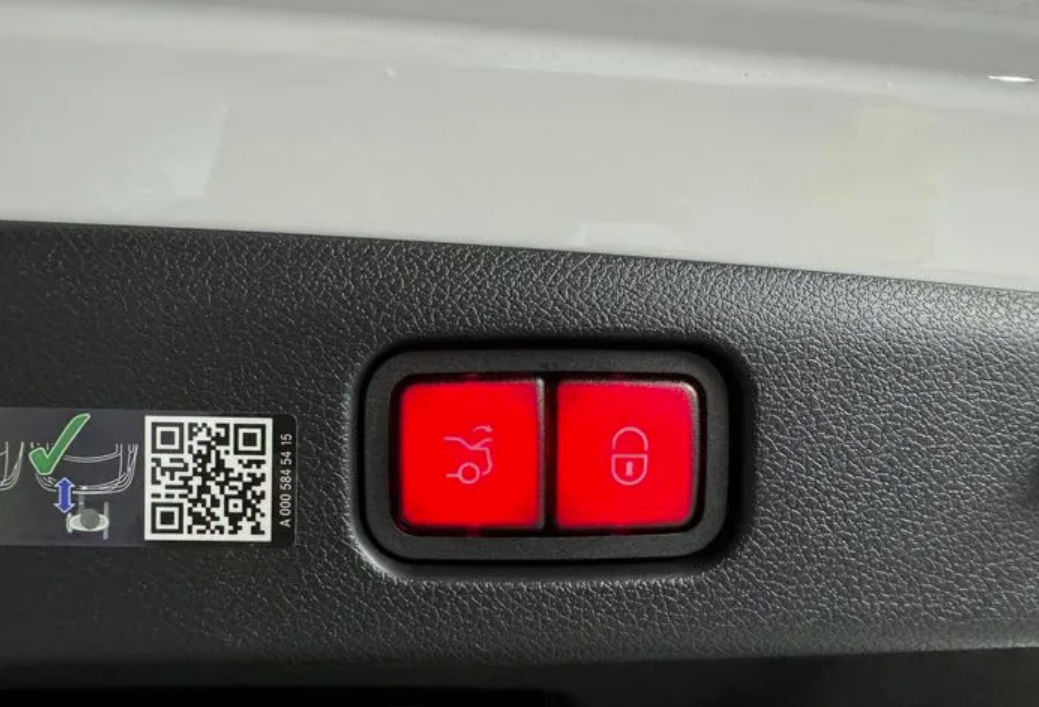 Mercedes E-Class фото 9