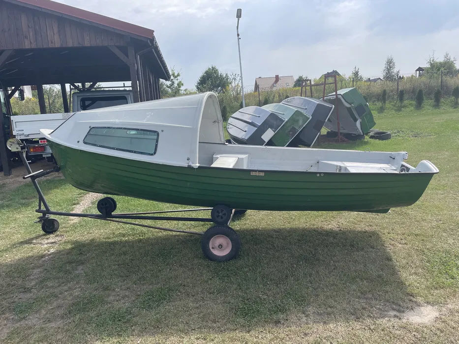 Barca 420*165 Meduza cu Cabina!!! foto 2