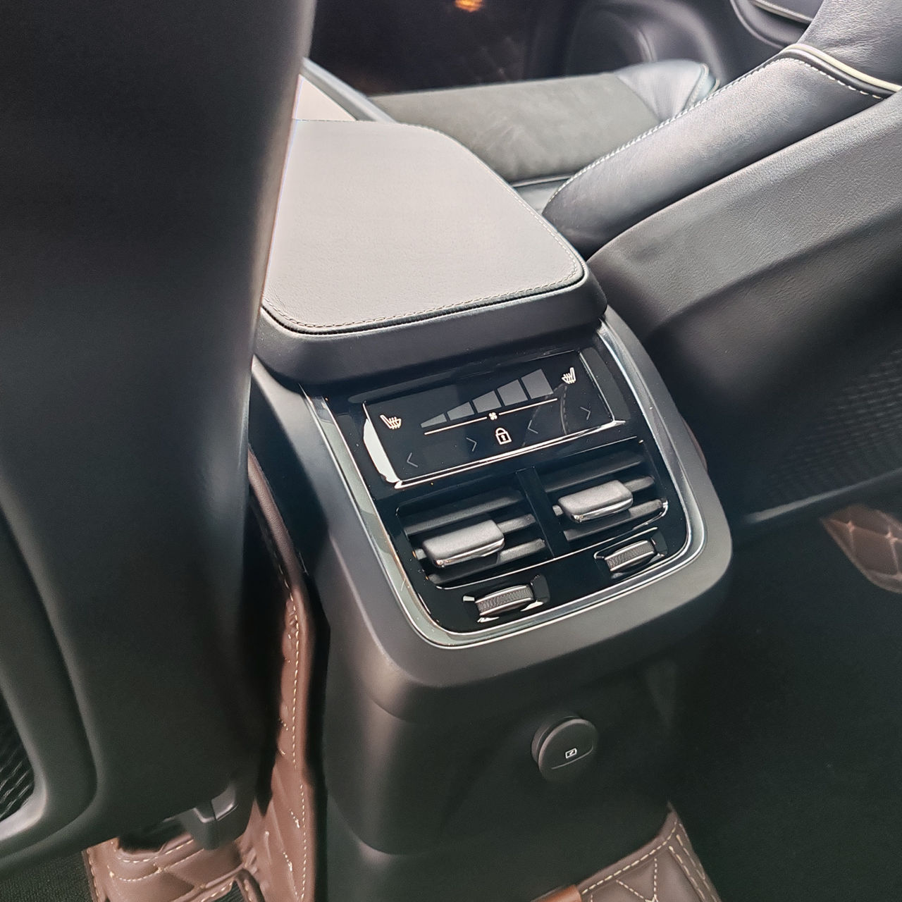 Volvo XC90 foto 11