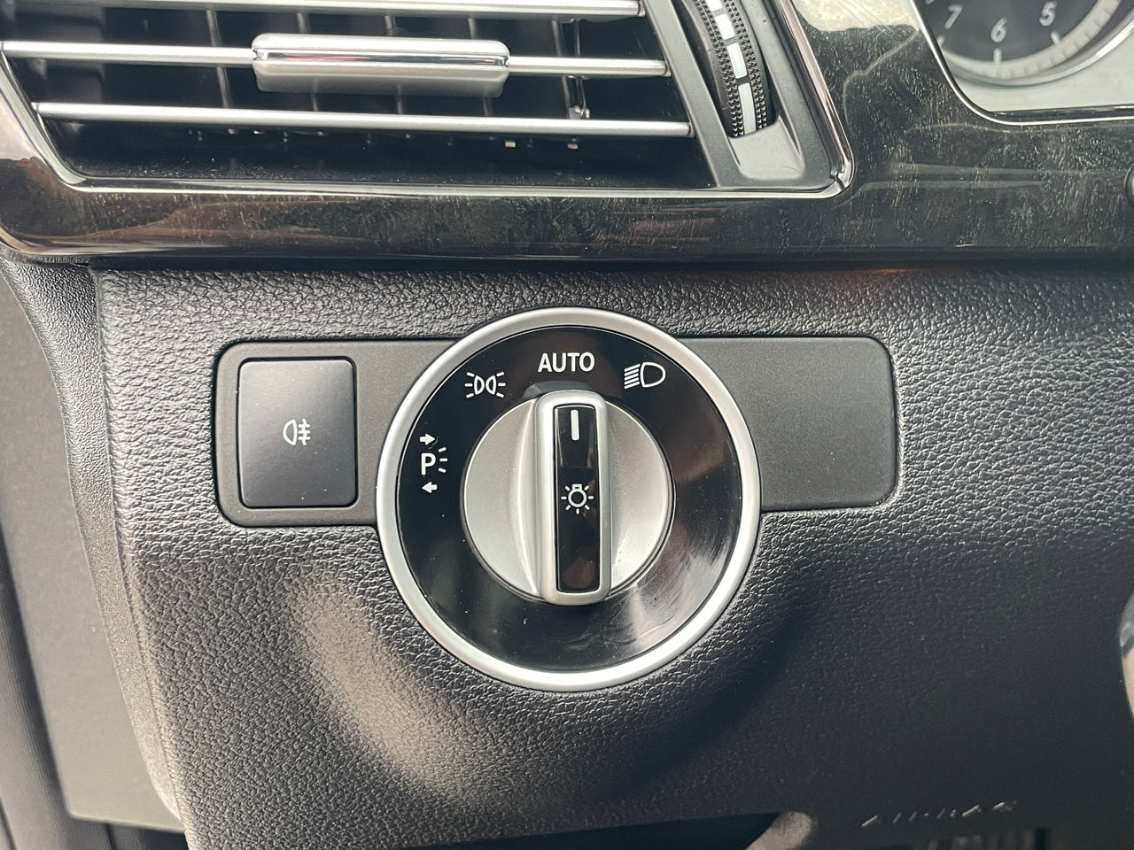 Mercedes E-Class фото 18