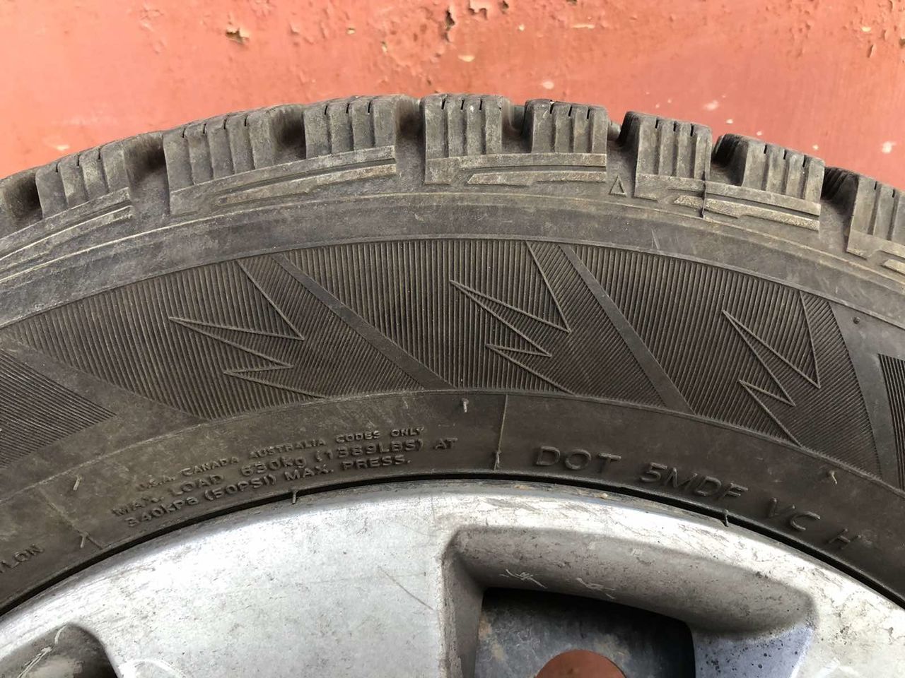 Hankook Winter iPike RS с дисками R15
