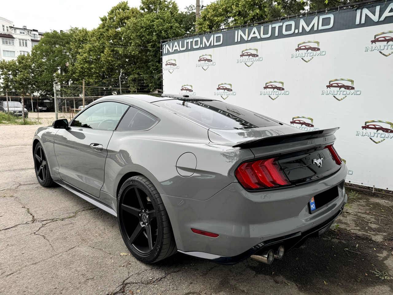 Ford Mustang фото 2