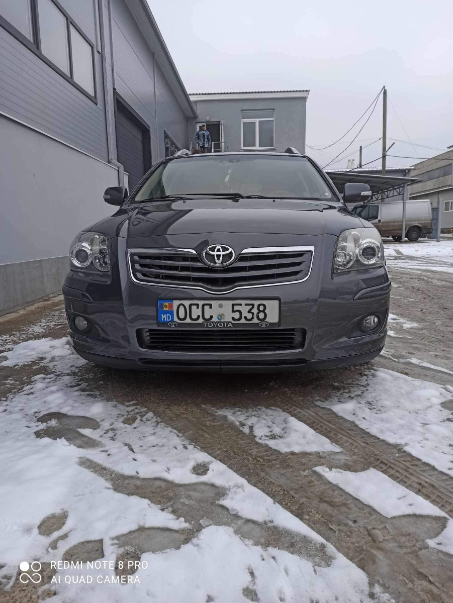 Toyota Avensis foto 0