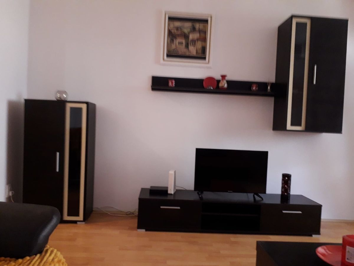 Ofer in chirie o garsoniera in centru cu toate conditiile foto 4
