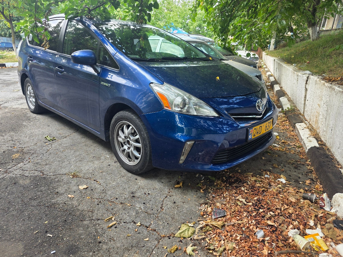 Sofer Taxi Prius V 550 lei foto 0