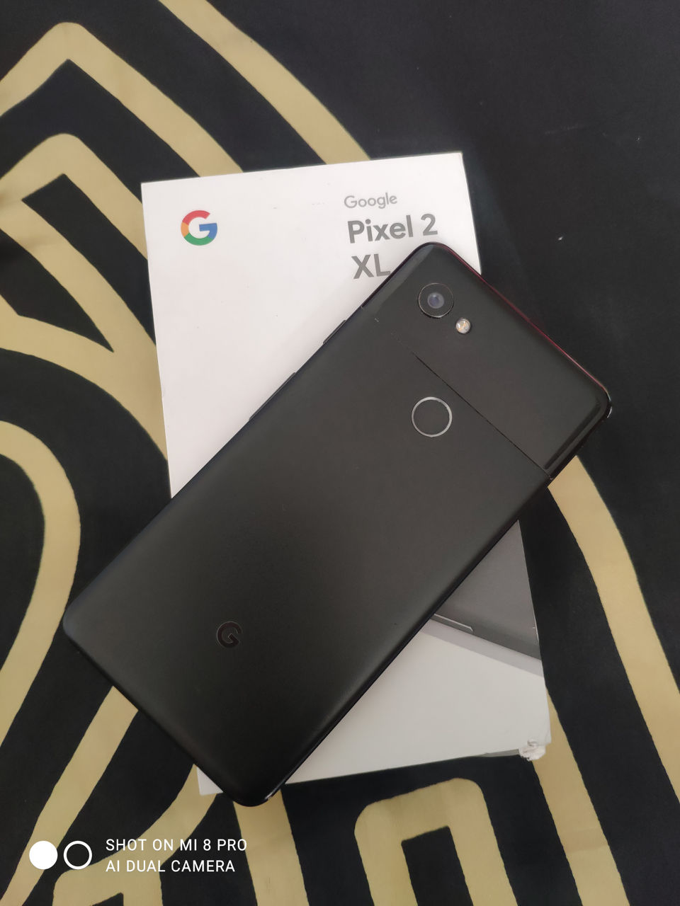 Продам Google pixel 2 XL 64/6 телефон идеально рабочий батарея держит долга  работает шустро