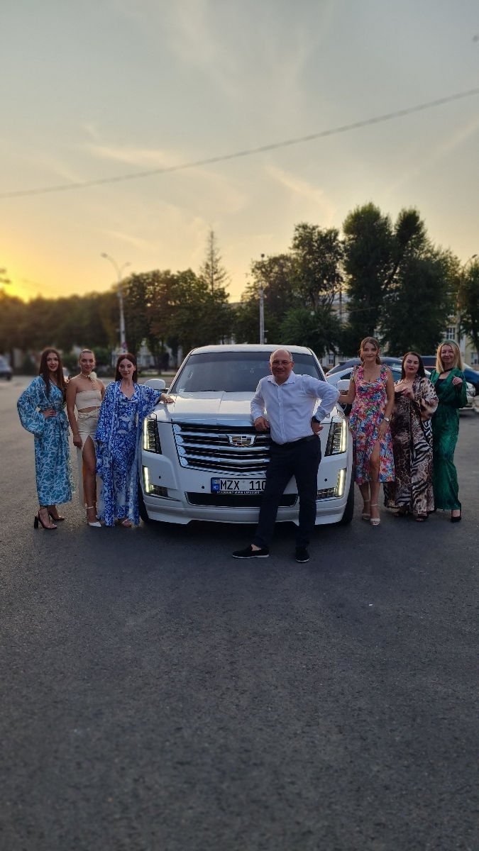 Limuzina Cadillac Escalade foto 8