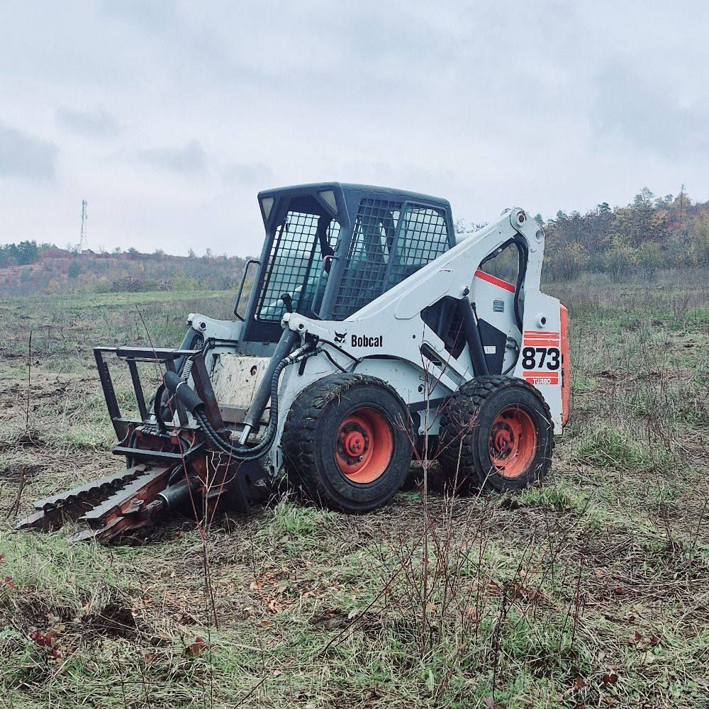 Bobcat, defrișare terenurilor agricole. bobcat foto 1