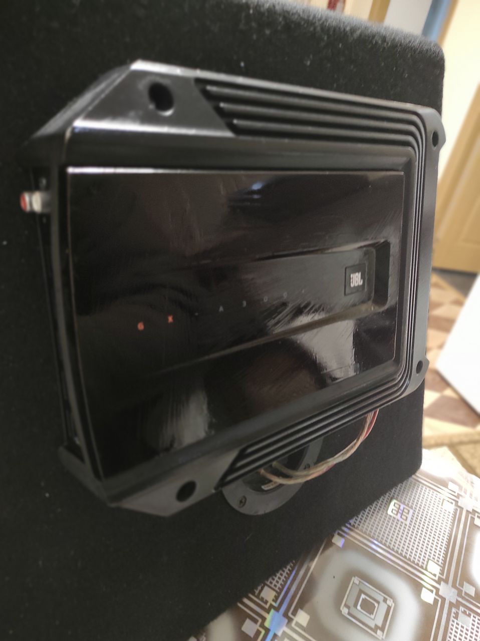 Subwoofer Auto 1000w JBL CS1204B împreună cu Amplificator auto