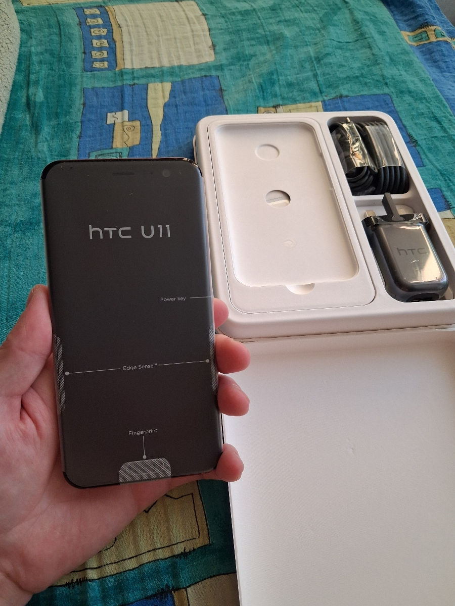 HTC U11 (6/128) Solar Red foto 1