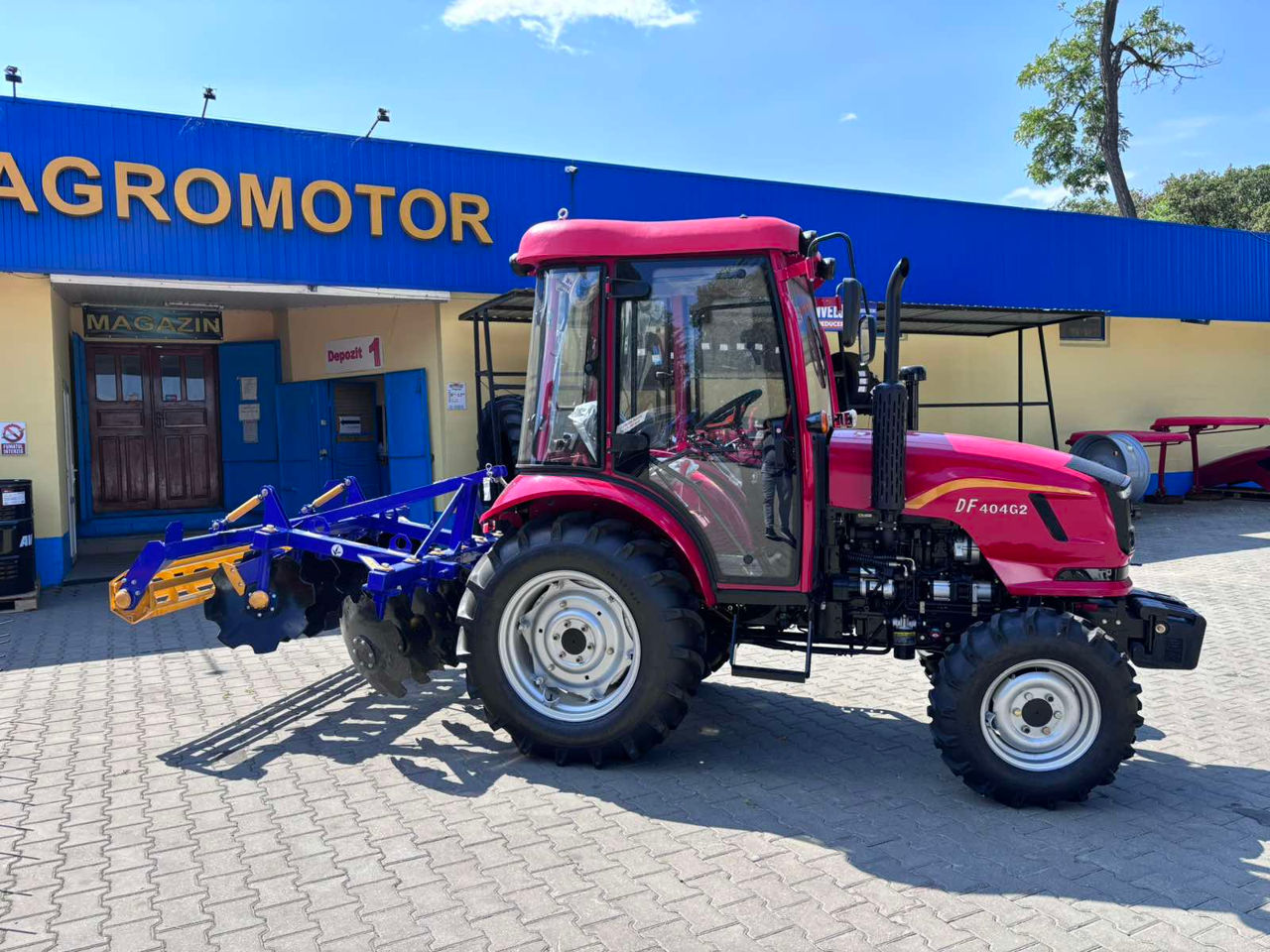 Tractor Dong Feng 404 G2 ( 40 CP ) Model nou foto 1