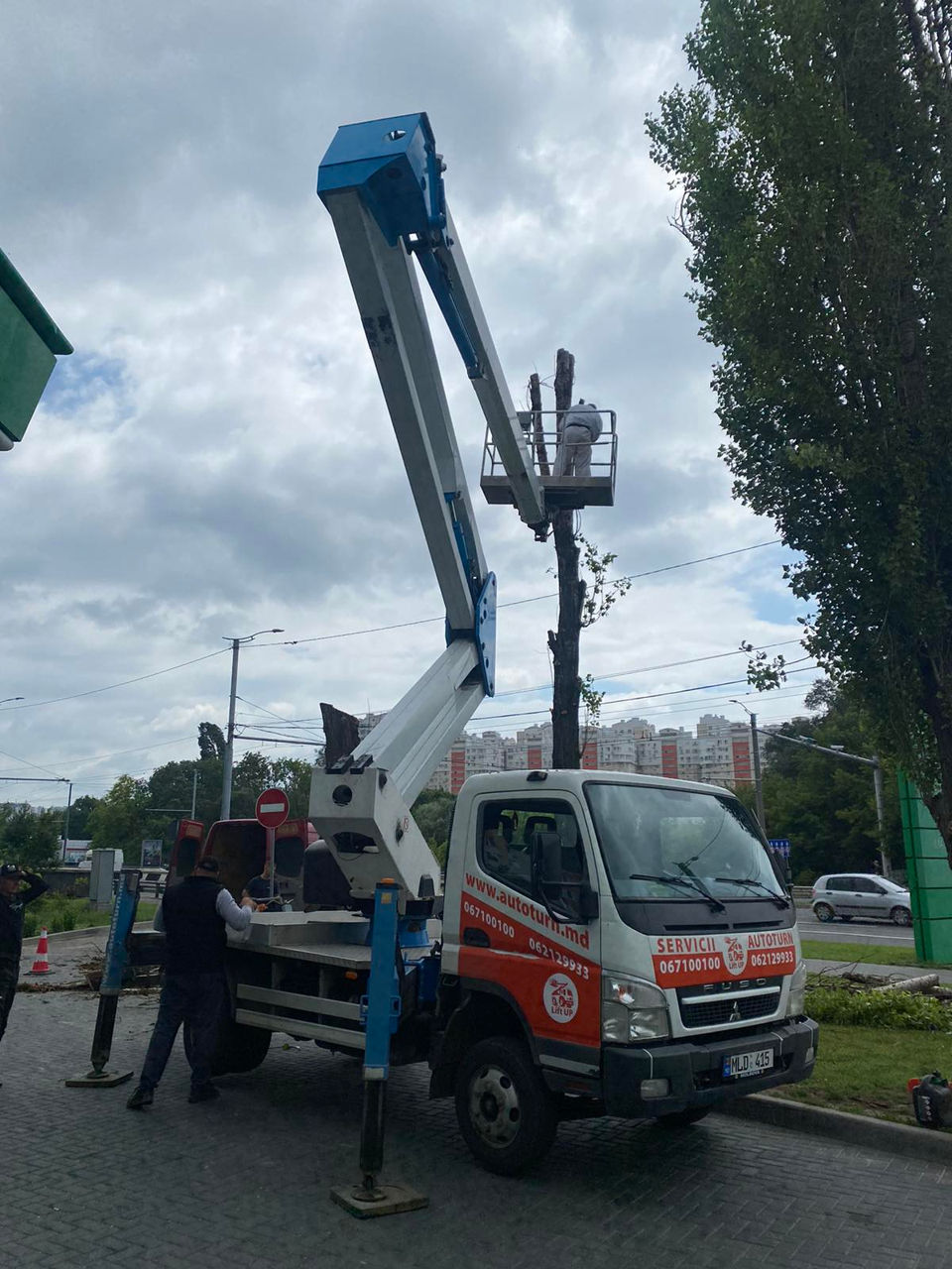 Autoturnuri in arenda pentru orice tip de lucrari la inaltime! foto 2