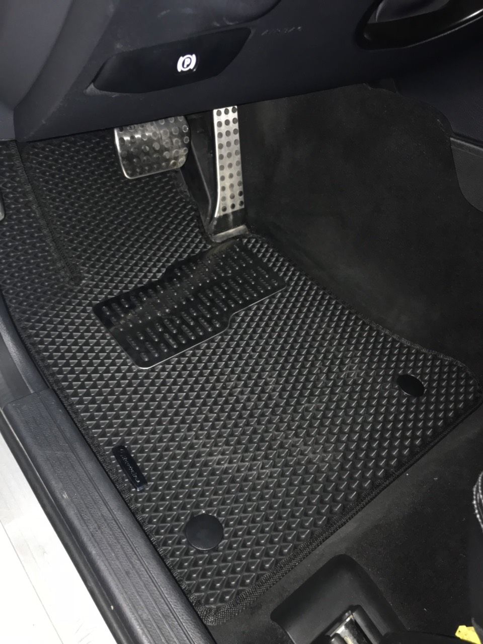 Индивидуальное изготовление автоковриков / Confecționare individuală a covoraselor auto foto 8