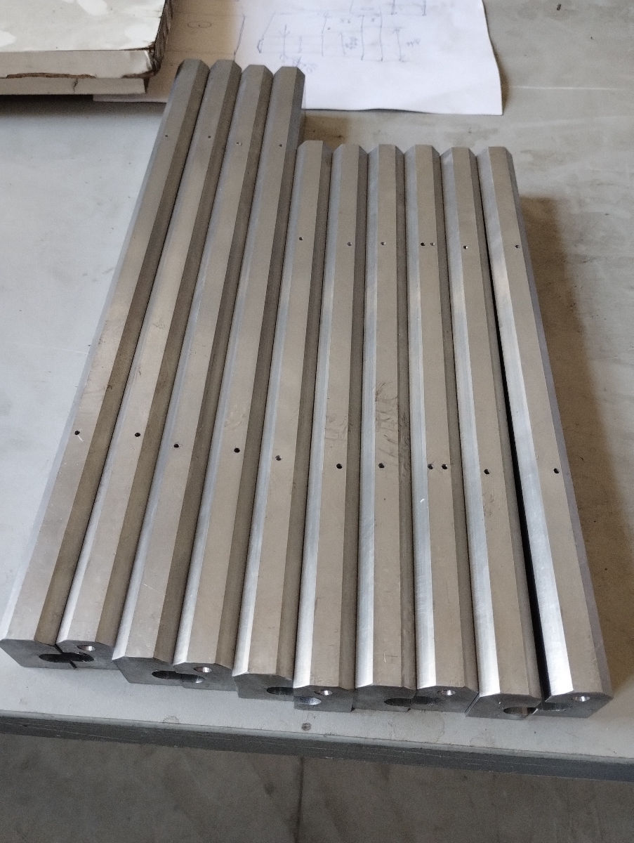 Producem echipamente tehnologice si piese pentru utilaje . foto 4