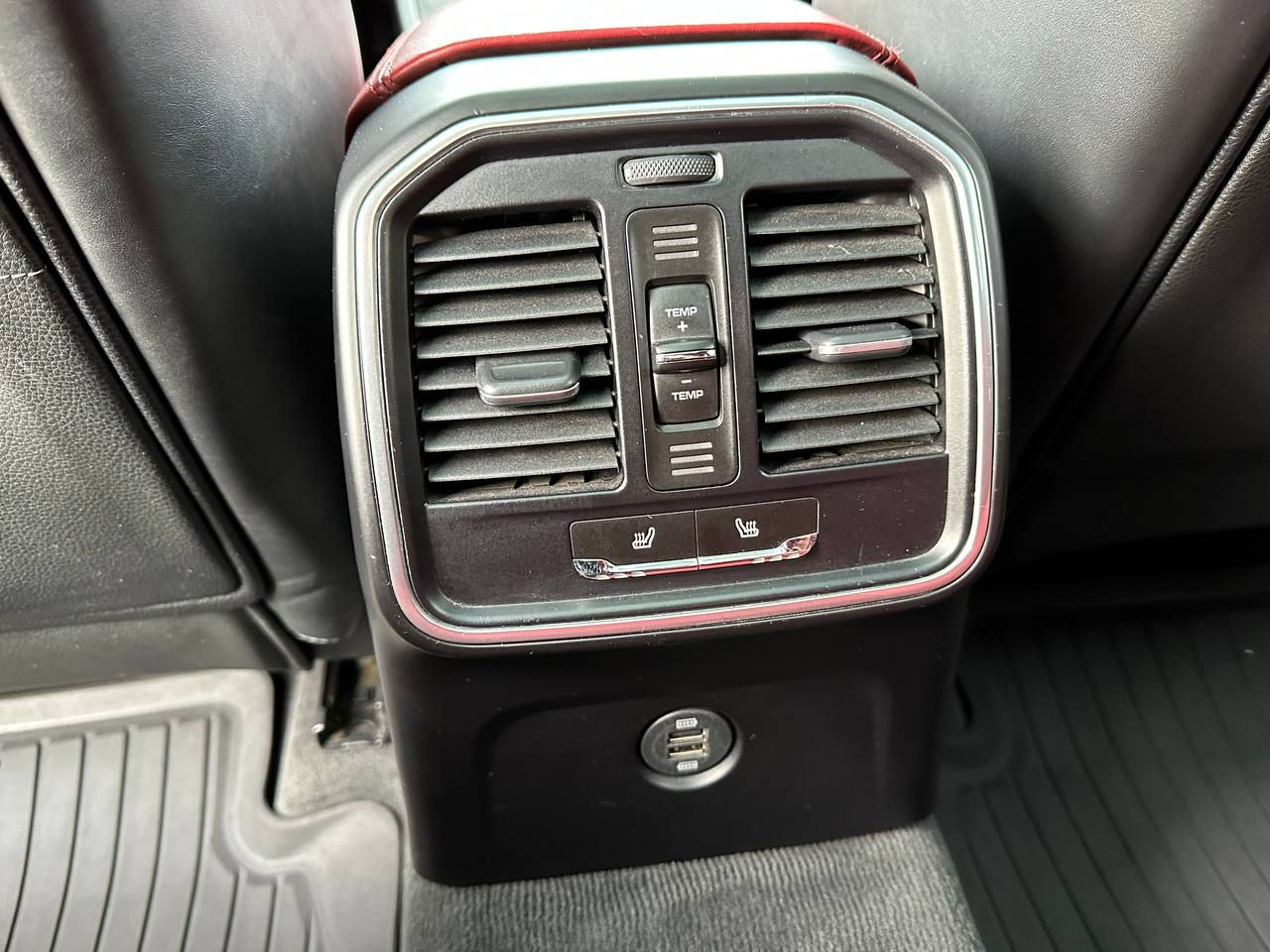 Porsche Macan foto 15
