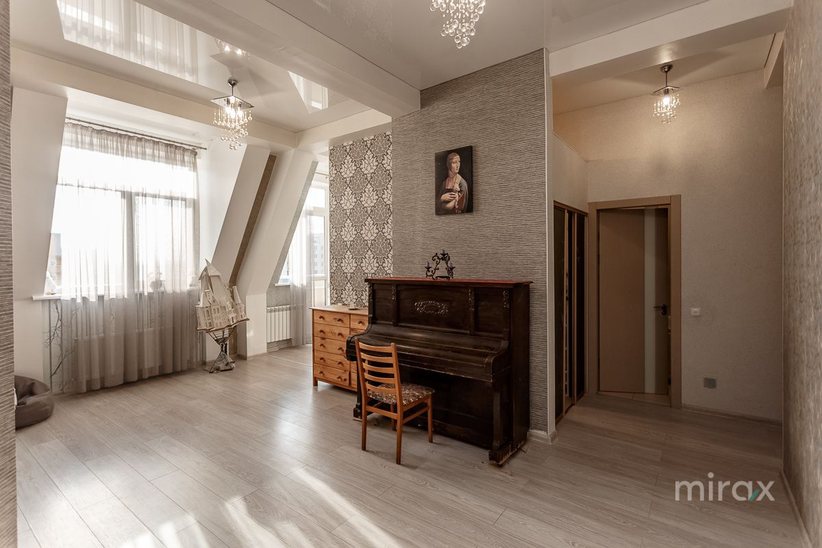 Apartament cu 2 camere, 76 m², Botanica, Chișinău foto 2