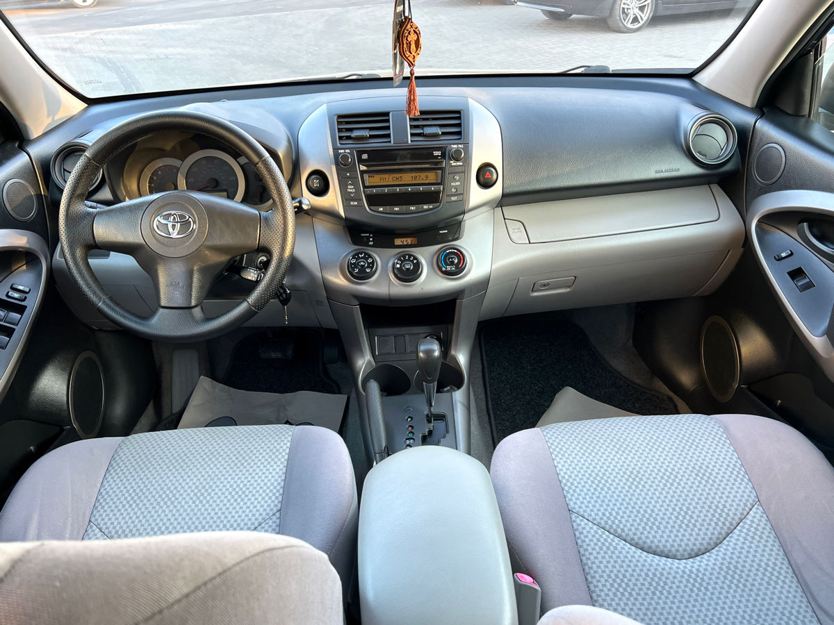 Toyota Rav 4 foto 6