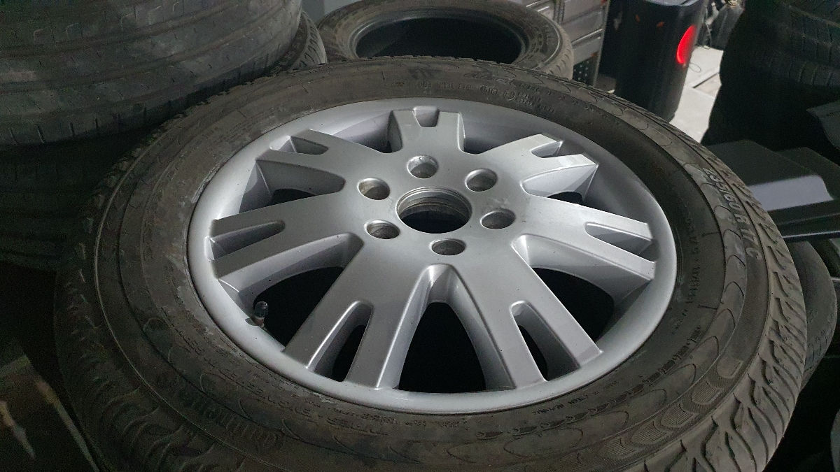 Mercedes Sprinter 235/60 R17C foto 0