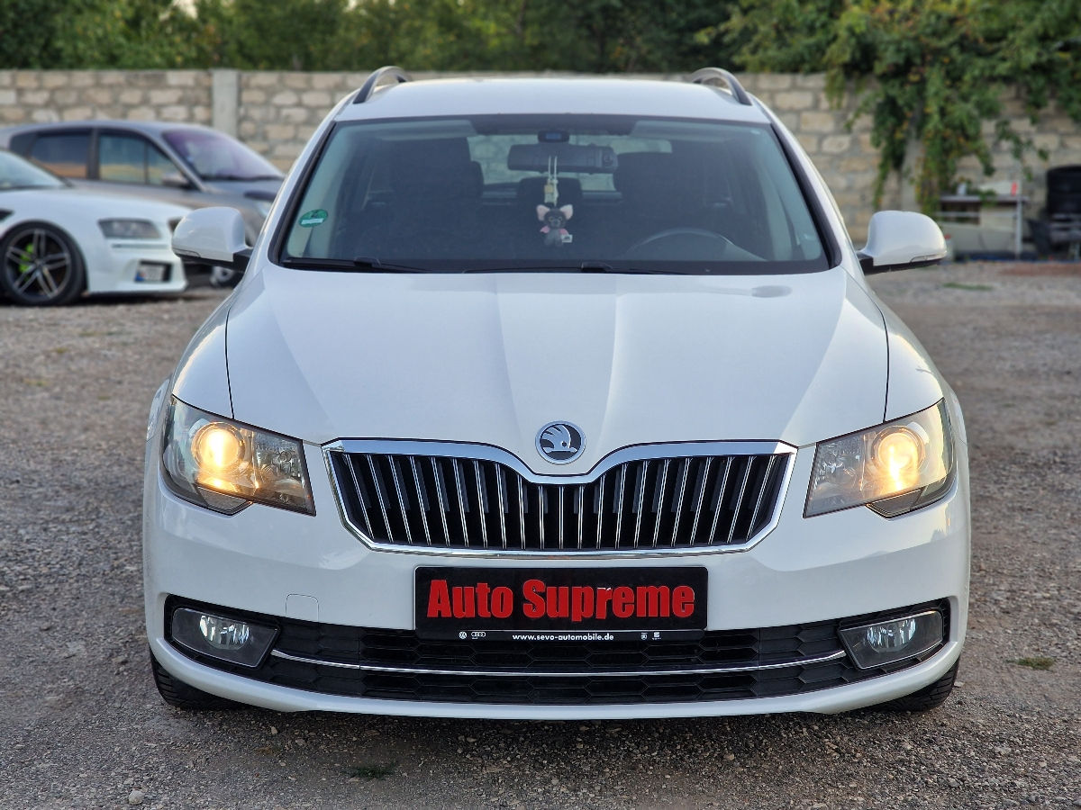 Skoda Superb foto 1