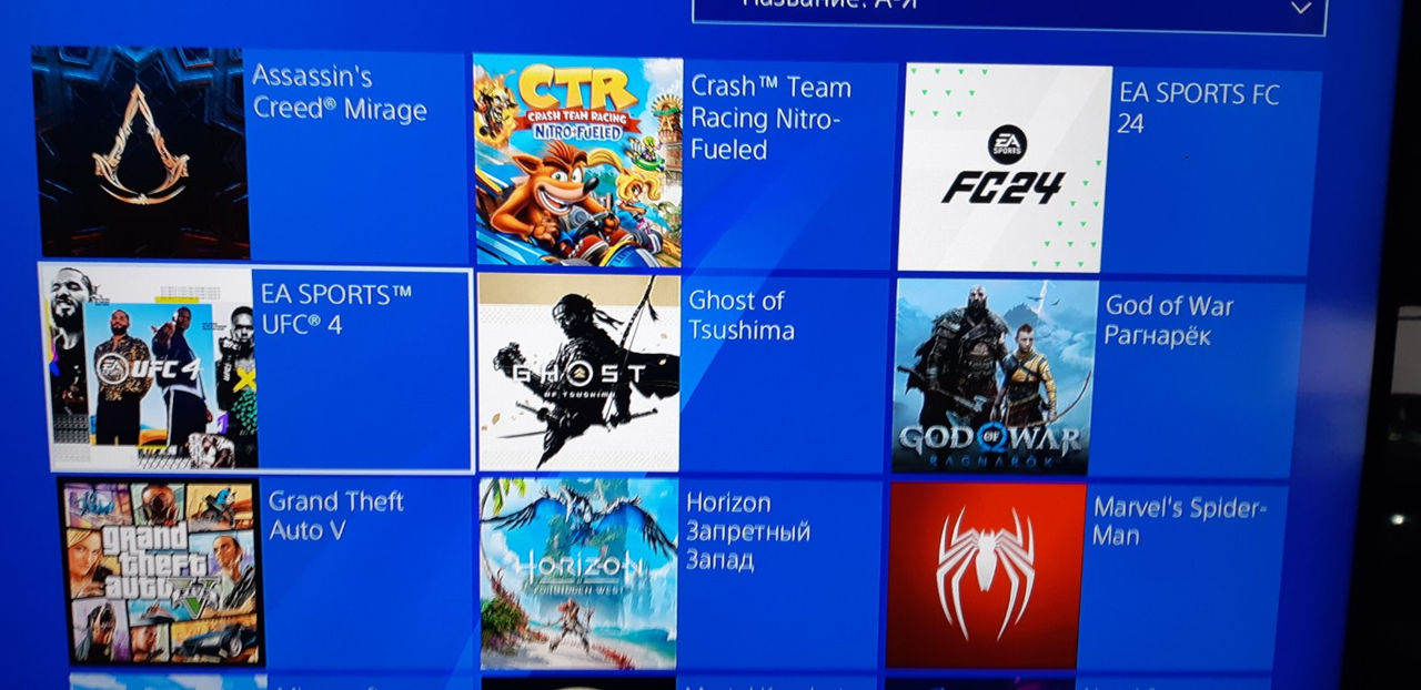Sony PlayStation 4(прошитые) + 40 игр ,геймпады для PS4 , игры