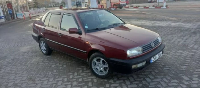 Volkswagen Vento foto 2