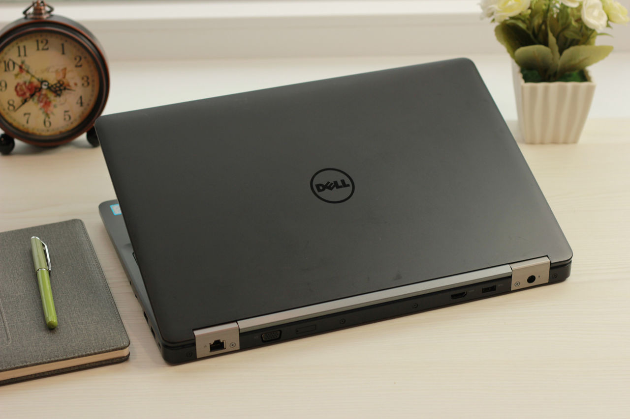 Dell Latitude E5570 (Core i7 6820HQ/16Gb DDR4/256Gb SSD/AMD Radeon R7 M370/15.6" HD) foto 9