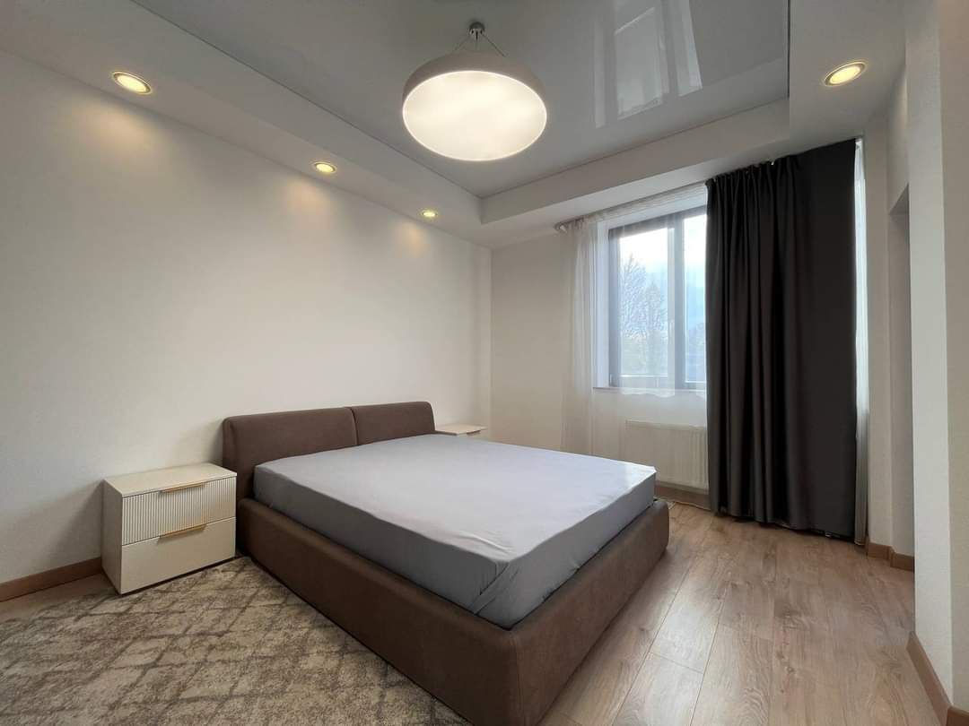 Apartament cu 2 camere, 70 m², Centru, Chișinău foto 0